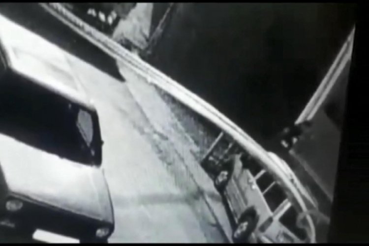 Ara&ccedil;ların &uuml;zerine &ccedil;ıkarak evlere giren ş&uuml;pheli yakalandı