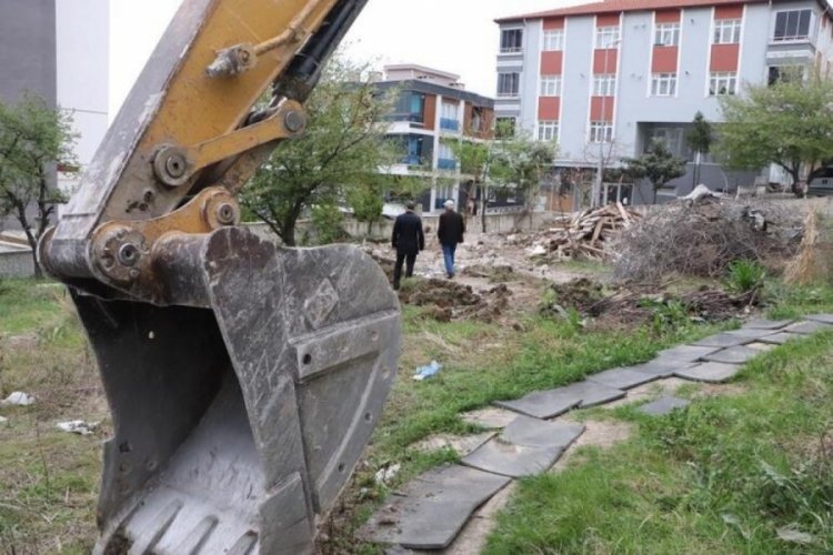Adresi karıştırdı, yanlış binayı yıktı