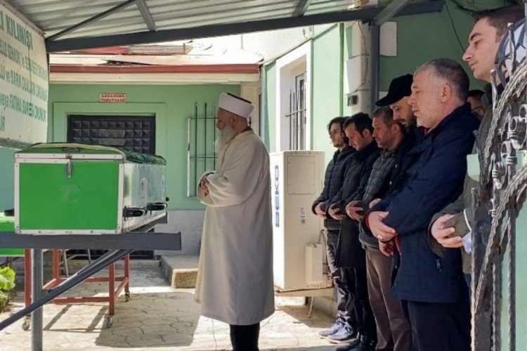 Sakarya'da &ouml;ld&uuml;r&uuml;len &ccedil;ift toprağa verildi