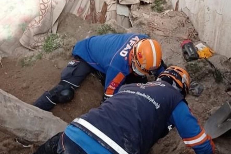 Kullanılmayan evin &ccedil;atısı &ccedil;&ouml;kt&uuml;: 1 &ouml;l&uuml;