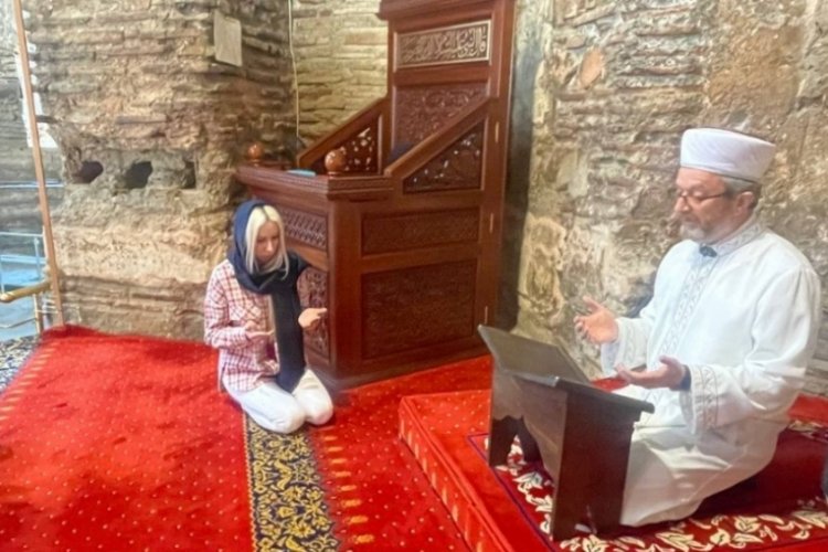 Ukraynalı kadın ezan sesinden etkilendi M&uuml;sl&uuml;man oldu