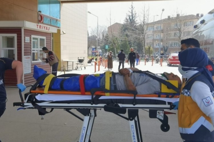 Bursa'da inşaat iş&ccedil;isi yıkılan duvarın altında kaldı