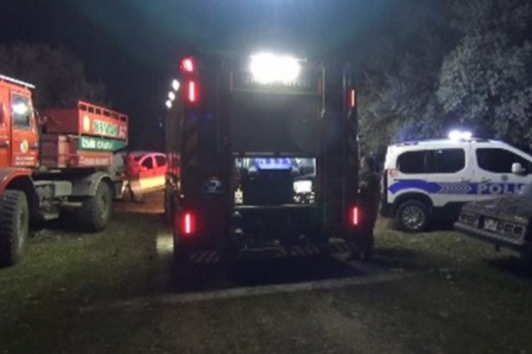 İzmir'de baraka yangını: 1 &ouml;l&uuml;