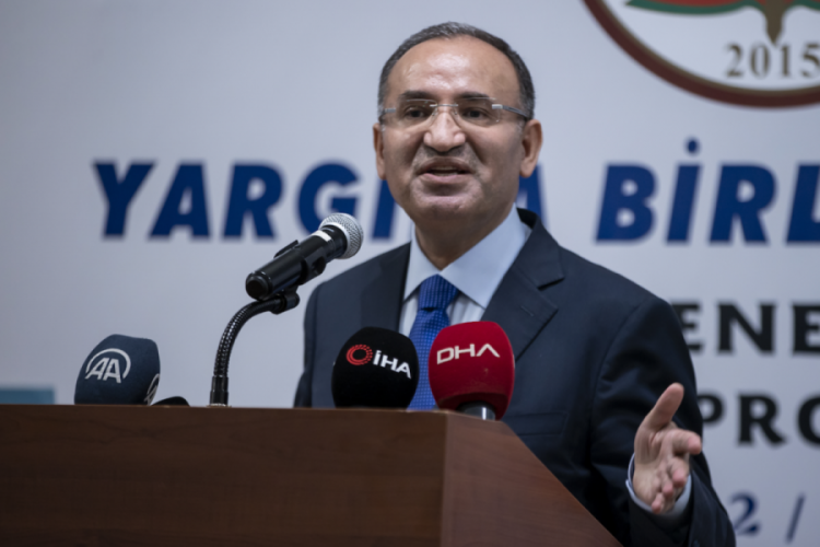 Bakan Bozdağ: Yargının hakkını, hukukunu savunmak &ouml;nce benim g&ouml;revim