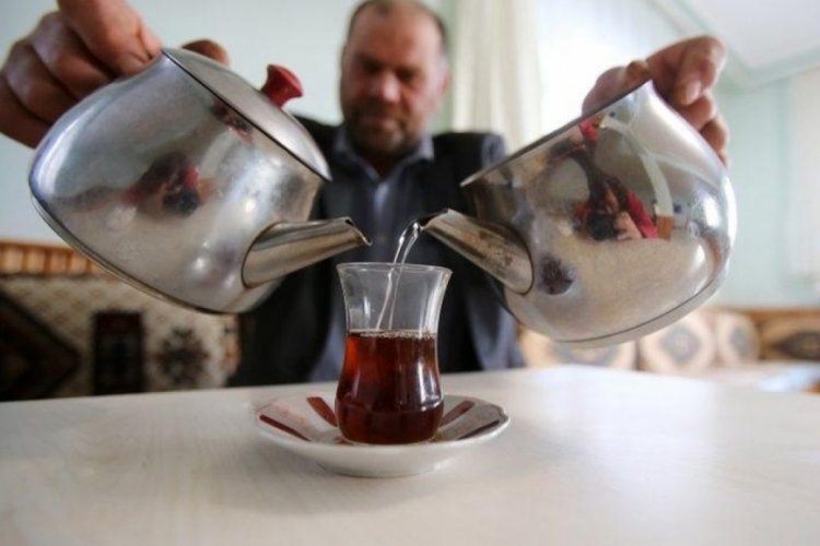 &Ccedil;ay tiryakileri dikkat! &Ccedil;ayı b&ouml;yle i&ccedil;iyorsanız...