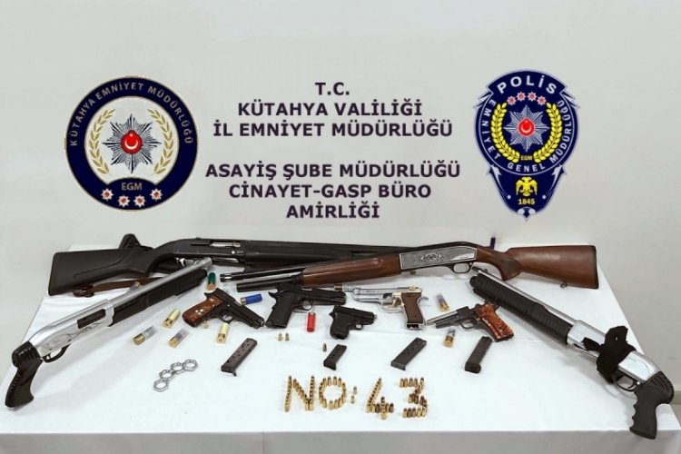 Silahlı su&ccedil; &ouml;rg&uuml;t&uuml; ş&uuml;phelileri adliyede&nbsp;