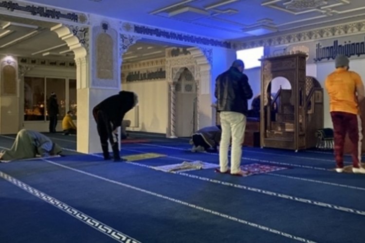 Fransa'da bir bir camiler kapatılıyor