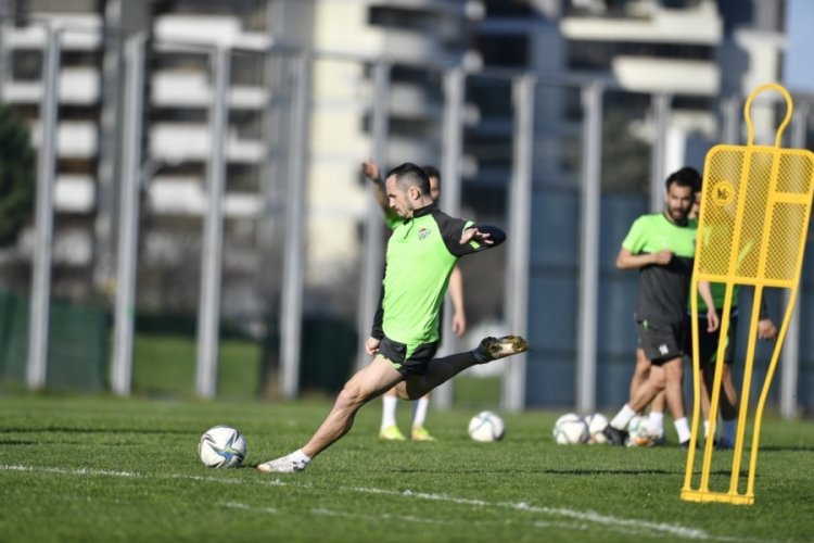 Bursaspor şut &ccedil;alıştı