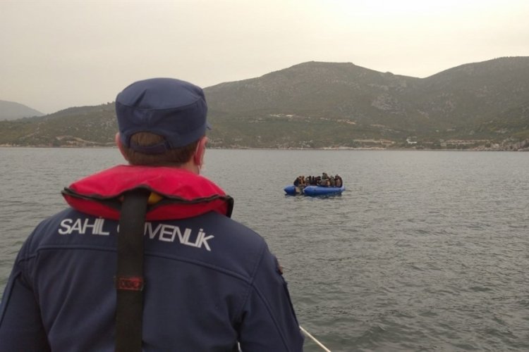 İzmir a&ccedil;ıklarında 46 g&ouml;&ccedil;men kurtarıldı