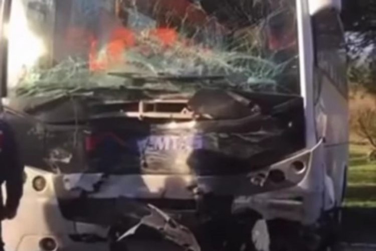 İzmir'de zincirleme kaza: 11 yaralı