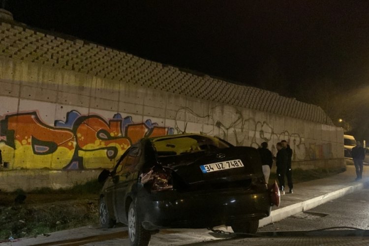 El freni &ccedil;ekilmeyen otomobil 10 metreden y&uuml;ksekten d&uuml;şt&uuml;