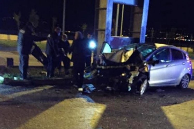 Trafik kazasında 1 kişi &ouml;ld&uuml;, 3 yaralandı