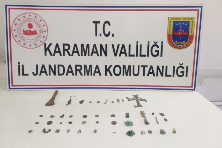 Otomobil bagajında tarihi eser ka&ccedil;ak&ccedil;ılığı