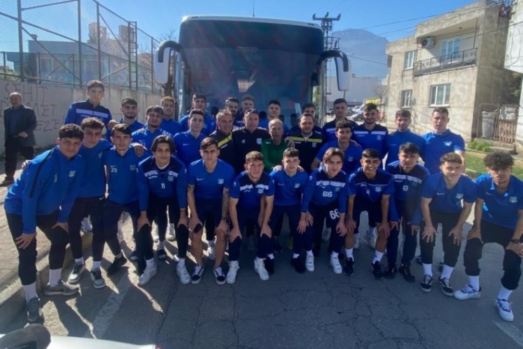 Bursa Yıldırımspor U19 Akademi takımı T&uuml;rkiye finalleri i&ccedil;in yola &ccedil;ıktı