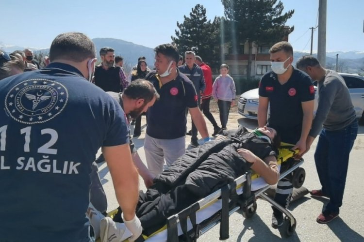 Bursa'da kazada baba ve kızı yaralandı