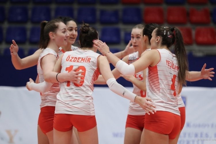 U19 Kız Milli Voleybol Takımı 2'de 2 yaptı