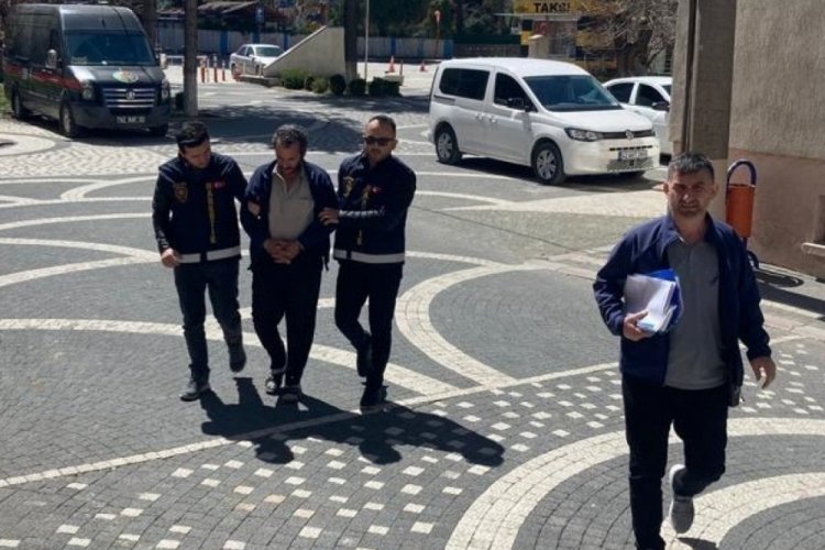 Otogarda uyuşturucu satmak isterken enselendi