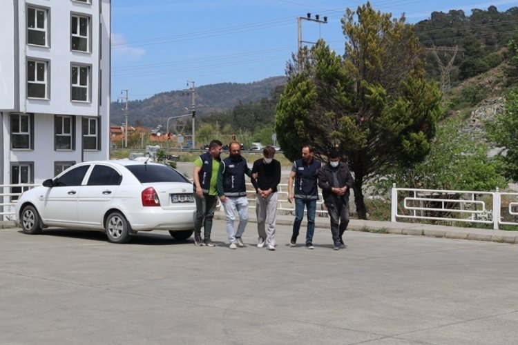Muğla'da 2 g&ouml;&ccedil;men ka&ccedil;ak&ccedil;ısı yakalandı