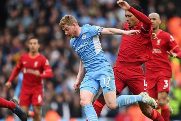 Manchester City ile Liverpool puanları paylaştı