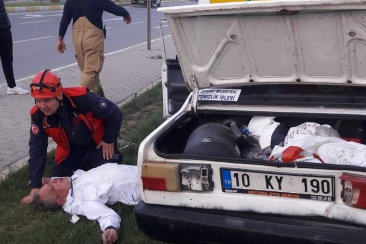 Direksiyon hakimiyetini kaybeden s&uuml;r&uuml;c&uuml; &ouml;l&uuml;mden d&ouml;nd&uuml;