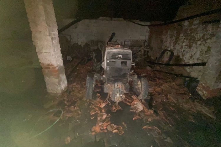 Mahsul deposunda &ccedil;ıkan yangın 200 bin TL'lik hasara neden oldu