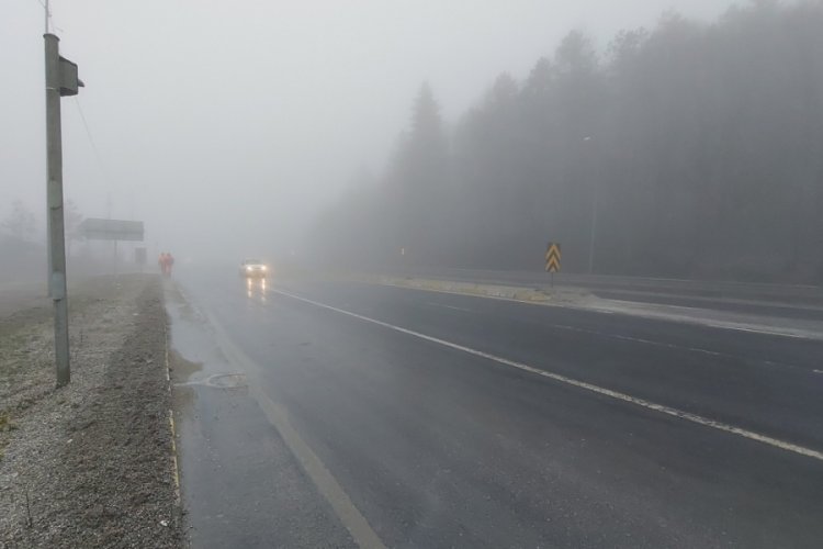 Bolu Dağı ge&ccedil;işinde sağanak ve sis etkisi