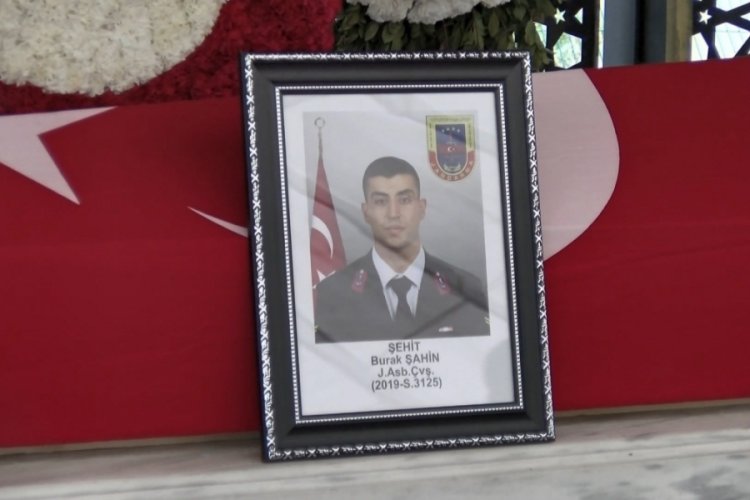Şehit Astsubay &Ccedil;avuş Burak Şahin son yolculuğuna uğurlandı