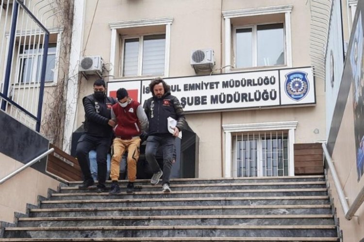 Ev arkadaşlarını ağır yaralayarak &ouml;l&uuml;m&uuml;ne sebep oldular
