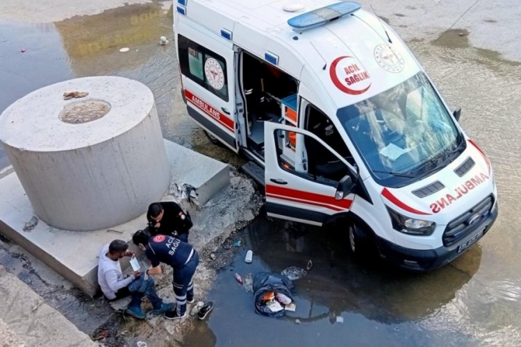 İzmir'de dere yatağına atlayan gasp ş&uuml;phelisi bacağını kırdı