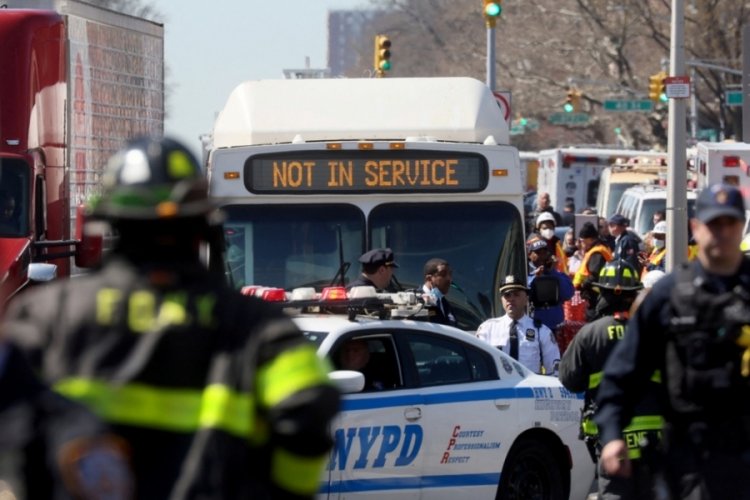 New York metrosundaki saldırının g&ouml;rg&uuml; tanığı yaşananları anlattı