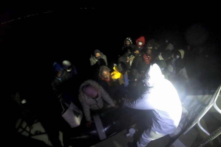 Balıkesir'de 39 d&uuml;zensiz g&ouml;&ccedil;men yakalandı