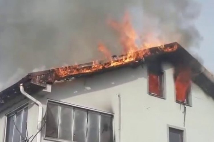 Sakarya'da korkun&ccedil; yangında ev k&uuml;l oldu