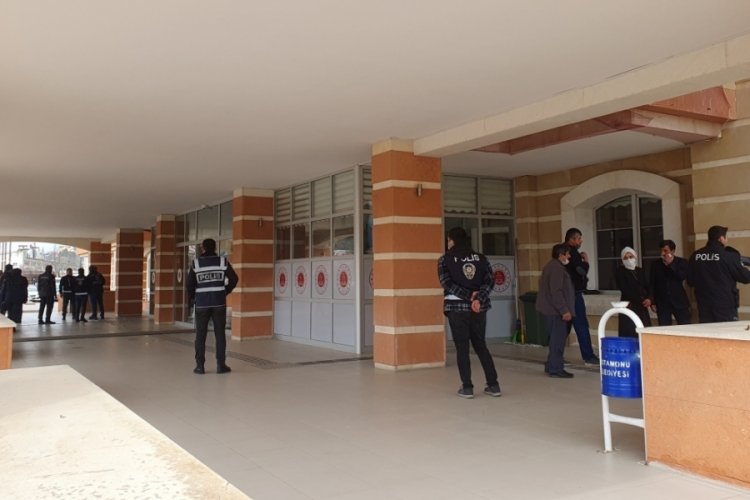 Kuzenini baltayla &ouml;ld&uuml;rm&uuml;şt&uuml;, ceza verilince aileler karıştı