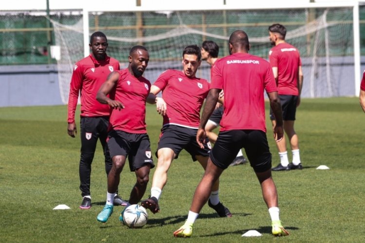 Samsunspor'dan son 4 sezonda 80 futbolcu transferi