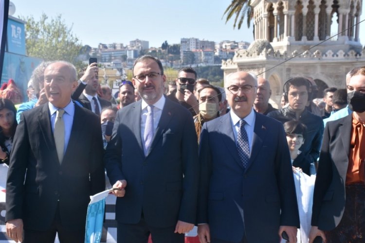Bakan Kasapoğlu, bisiklet turu etabının startını verdi