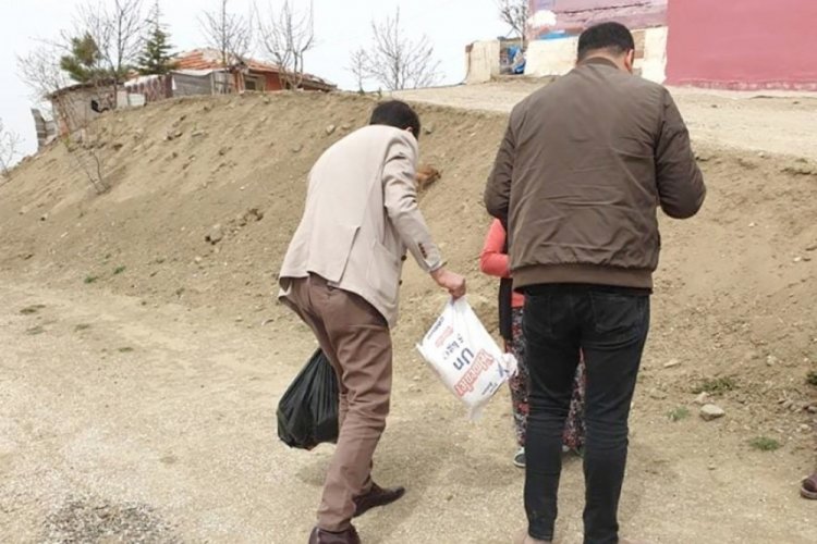 &Ccedil;orum'da ihtiya&ccedil; sahiplerine gıda yardımı