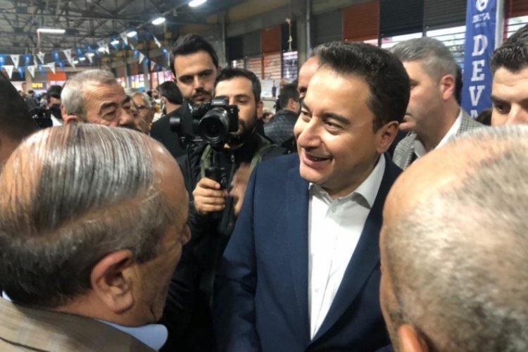 Ali Babacan Bursalılarla iftarda buluştu