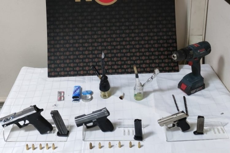 İzmir'de yası dışı silah ticareti operasyonunda 1 g&ouml;zaltı
