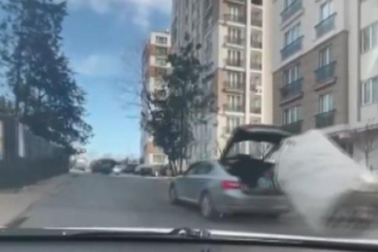 İstanbul'da yokuşu &ccedil;ıkamayan kağıt toplayıcı &ccedil;ocuğa yardım etti&nbsp;
