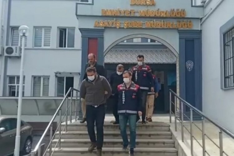 Bursa'da kuyumcuya sahte altın satmaya &ccedil;alışanlar tutuklandı