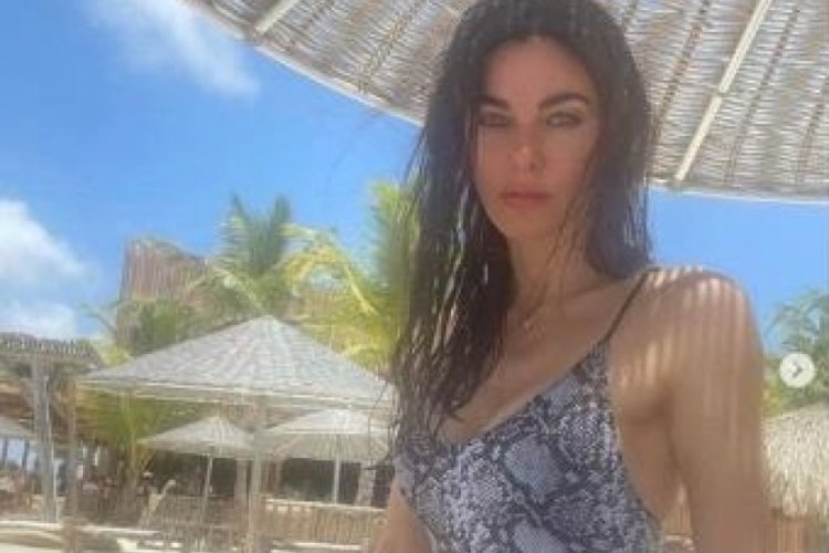 Defne Samyeli tatil sezonunu a&ccedil;tı