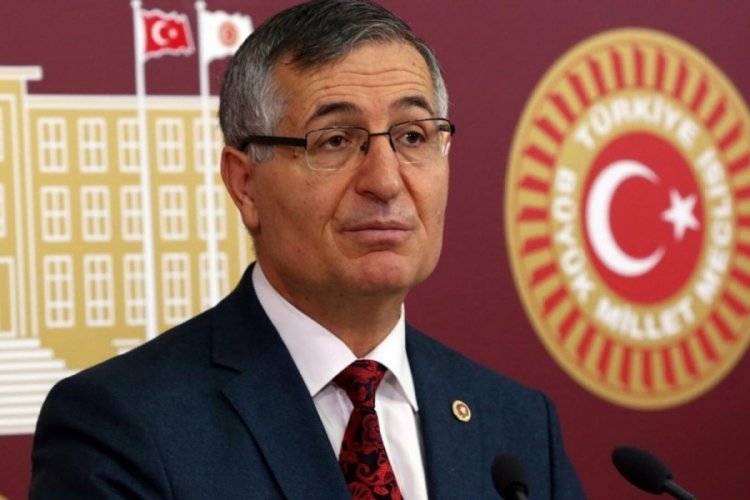 &Ouml;zcan Yeni&ccedil;eri: Pişmanım