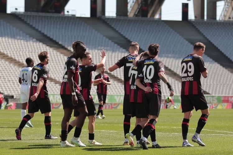 Karag&uuml;mr&uuml;k, Trabzonspor karşısında ilk peşinde