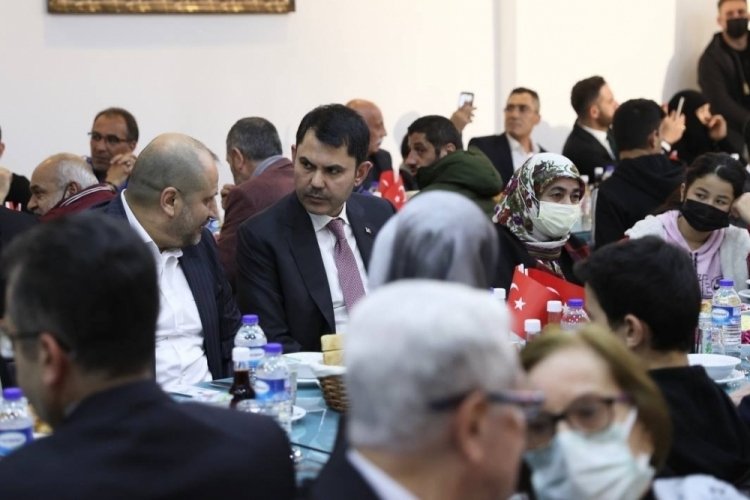 Bakan Kurum, şehit ve gazi aileleriyle bir araya geldi