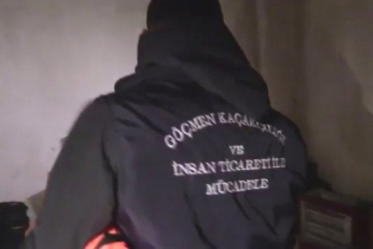 İstanbul'da 425 g&ouml;&ccedil;men yakalandı