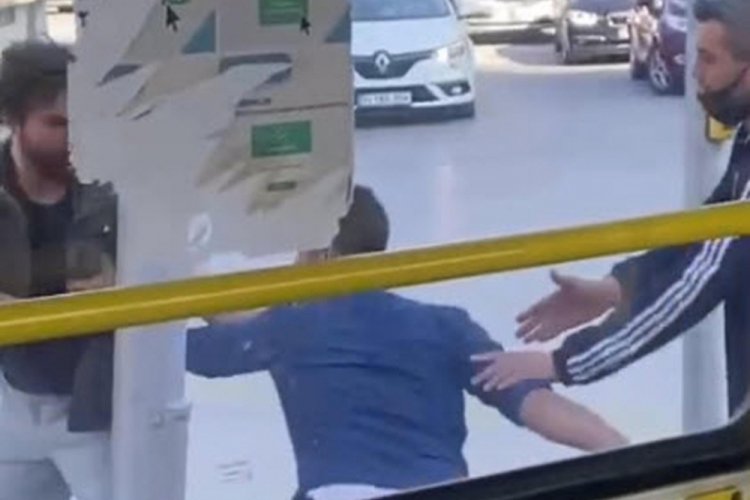 İzmir'de kavgayı ayırmak istedi; bı&ccedil;aklandı