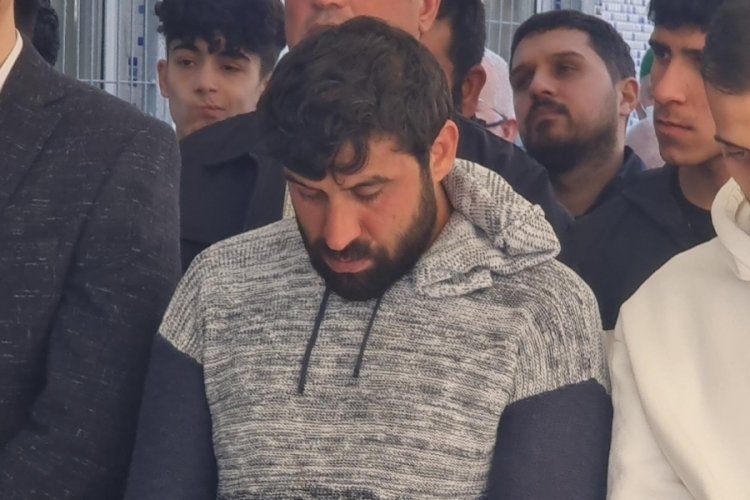Kocaeli'de kamyonetin altında kalan Yusuf, toprağa verildi