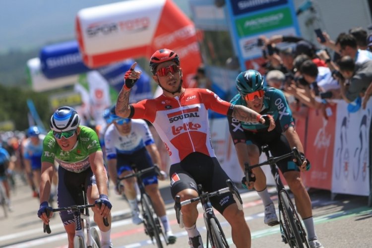 Altıncı etabın kazananı Caleb Ewan