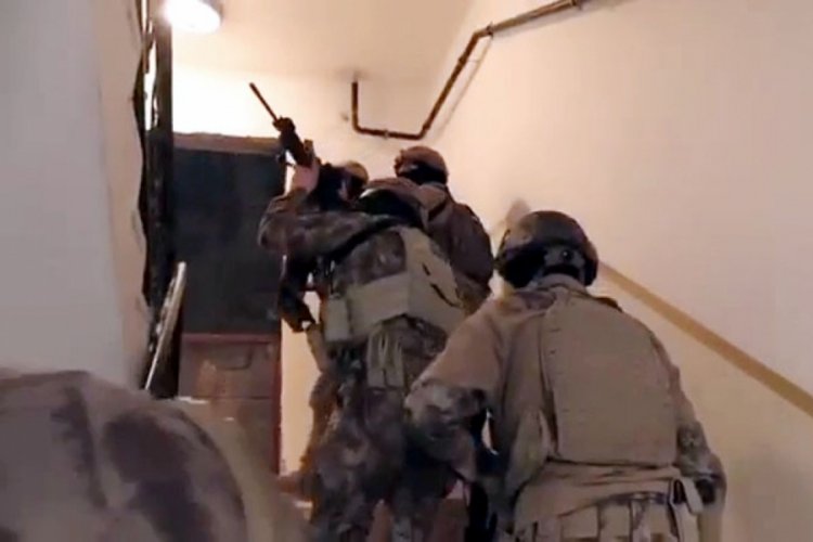 26 adrese uyuşturucu baskınında 23 g&ouml;zaltı