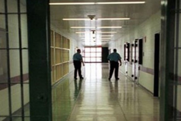 Cezaevi personelinin kimliklerini sosyal medyada paylaşanlara soruşturma